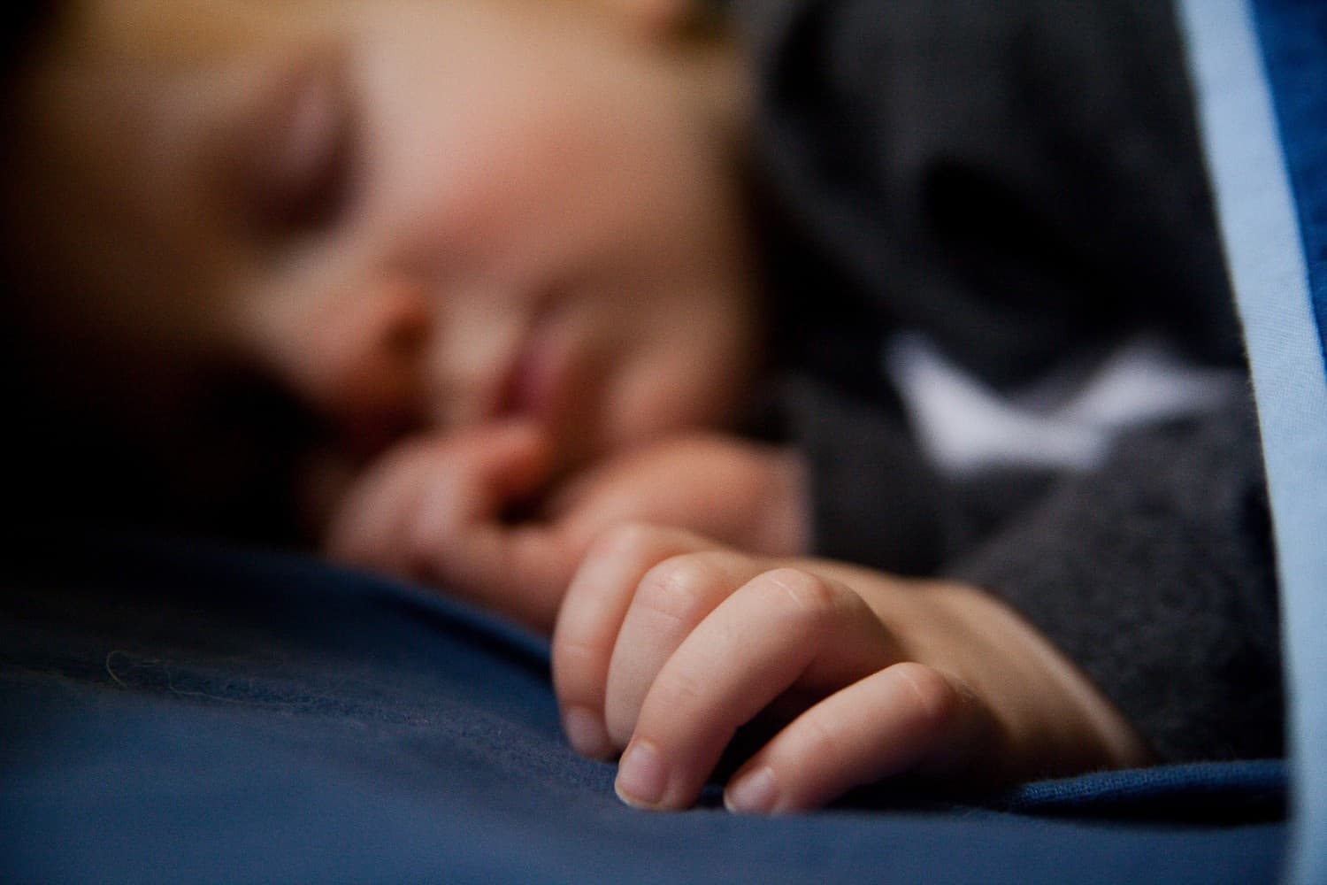 sleep training bayi