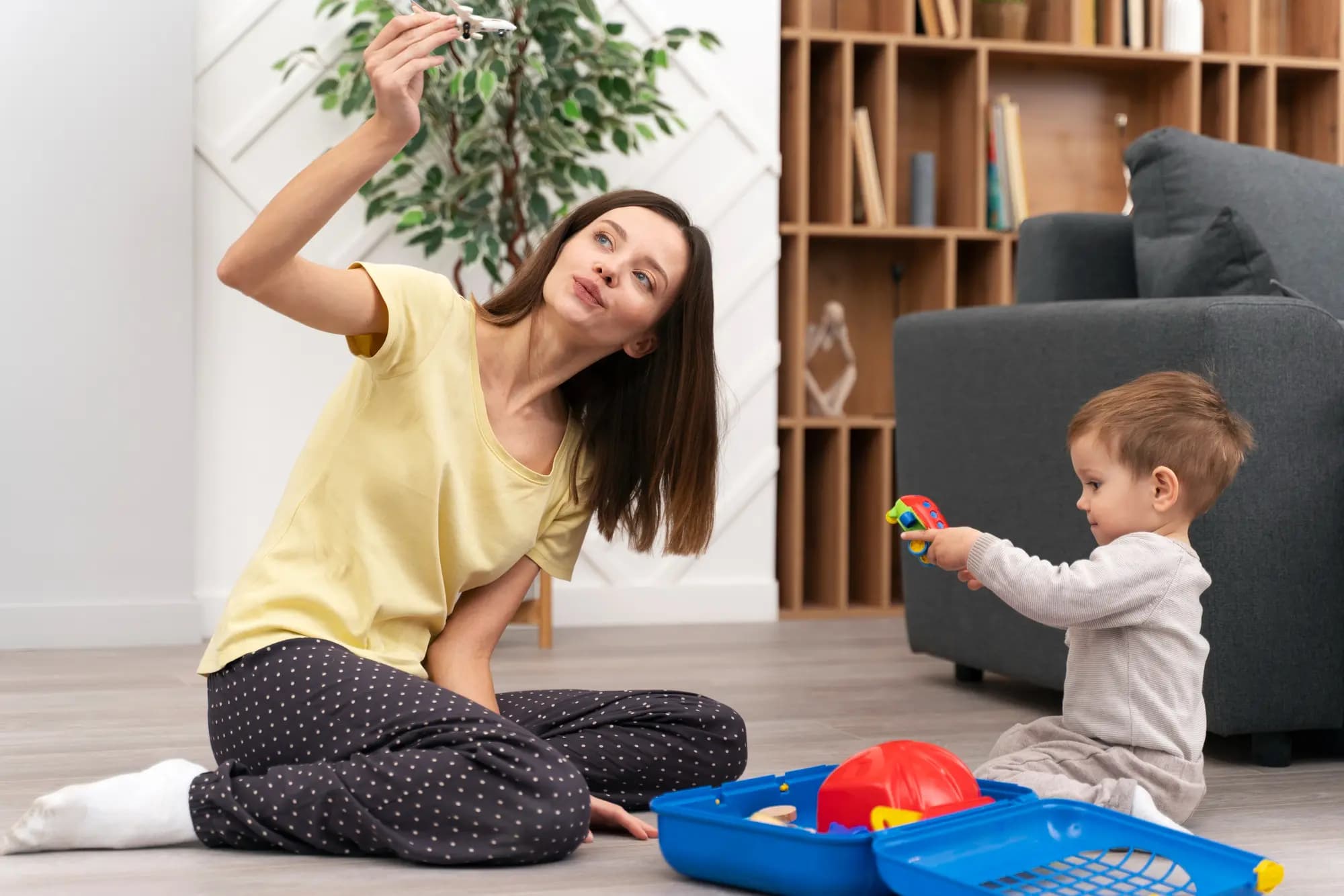 Daycare vs Babysitter: Mana yang Lebih Baik untuk Anak?