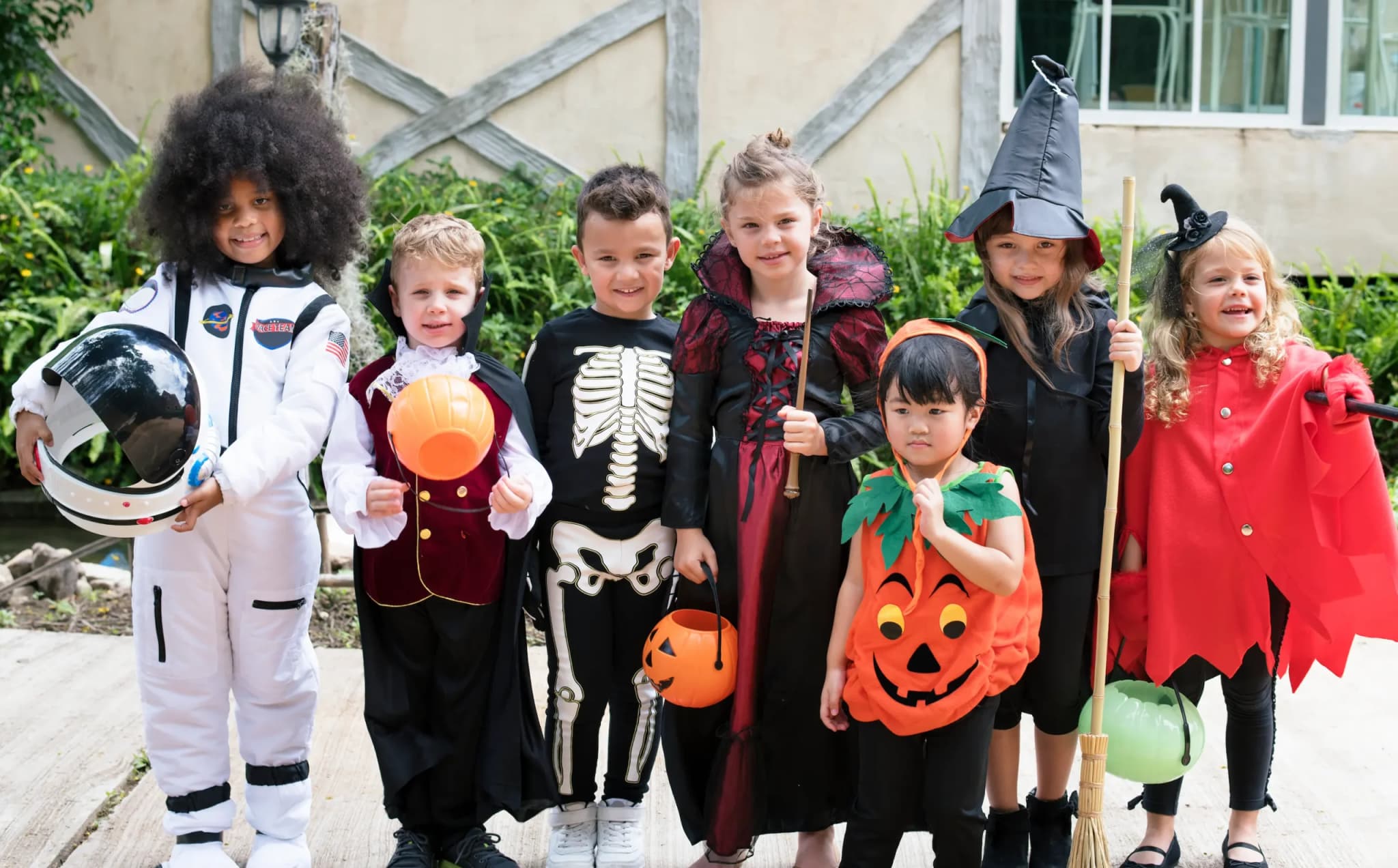 10 Ide Kostum Halloween Anak dari Karakter Favorit Mereka - Mai Main Playground Bali